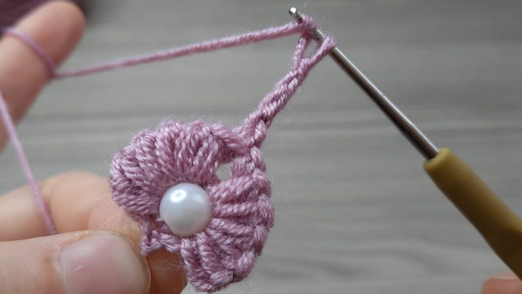 Super Easy Crochet Wrist Strap – Stunning and Simple DIY Bracelet Pattern