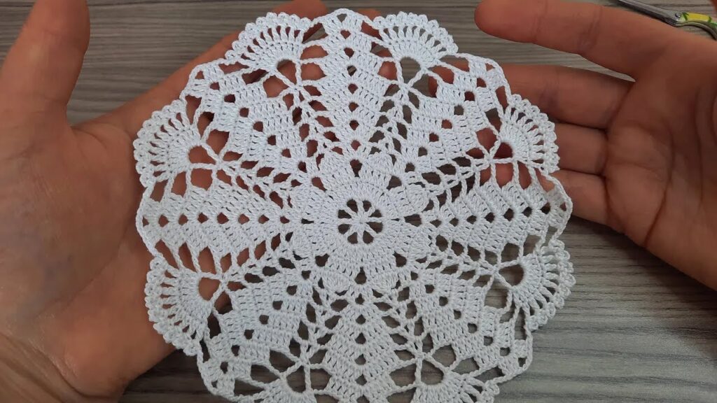 Beautiful and Easy Crochet Pattern: Online Tutorial for Beginners 2024