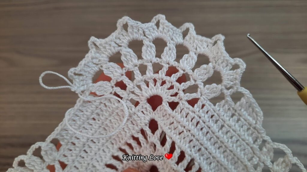 Beautiful and Simple Flower Crochet Pattern – Perfect for Beginners