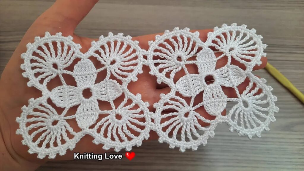 Stunning and Easy Flower Crochet Pattern | Step-by-Step Online Tutorial for Beginners