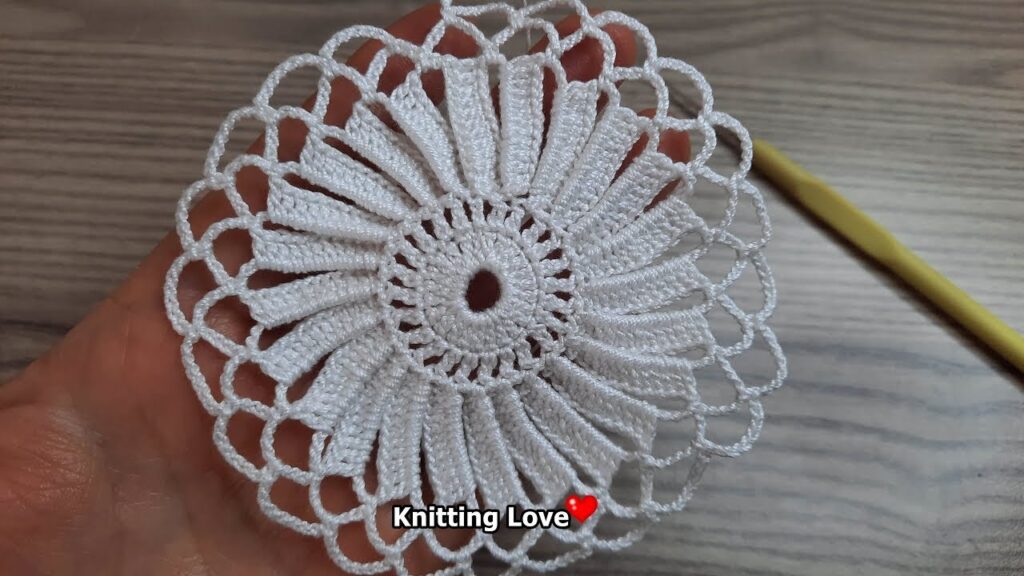 Simple & Beautiful Flower Crochet Pattern | Beginner’s Knitting Tutorial (Tığ İşi Örgü)