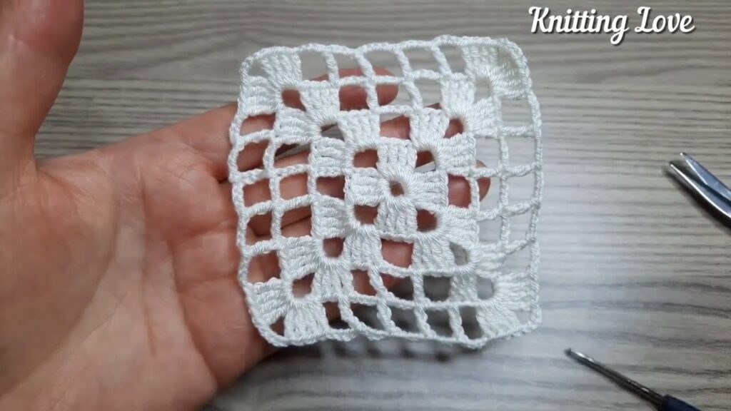 Beautiful Crochet Flower Pattern – Beginner’s Guide to Tunisian Knitting Free Tutorial