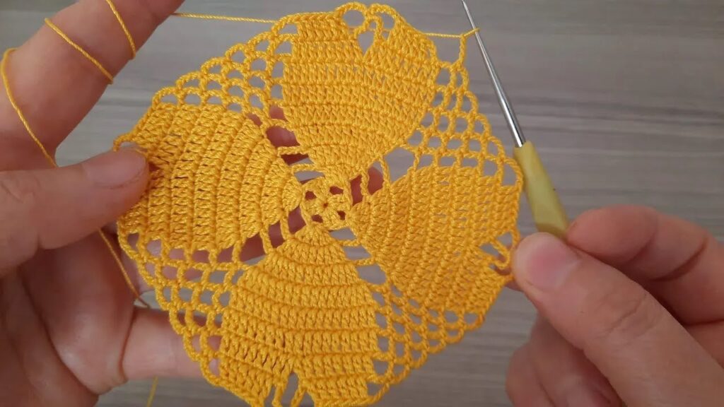 Extraordinary Beautiful Crochet Pattern 😍 Easy Knitting Crochet Filet Etol Shawl Cover
