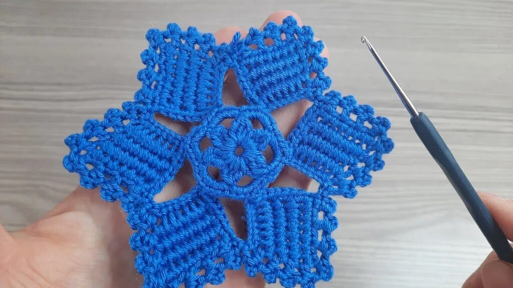 Amazing Crochet Flower Pattern 😍 Easy Knitting Tutorial for Filet Etol Shawl Cover