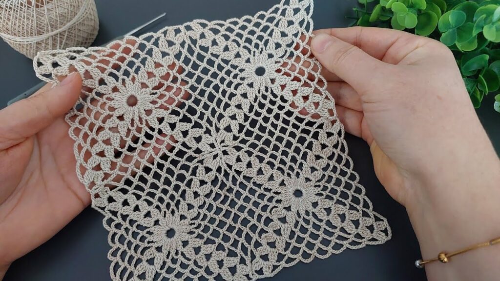 Fantastic Flower Crochet Pattern 🌸 | Easy Tutorial for Tablecloths, Dresses, Bags & Tops