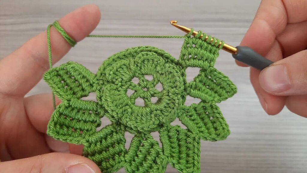 Wow! 🌸 Gorgeous Crochet Pattern – Sell as Much as You Can! 💰 Easy Flower Knitting Tutorial