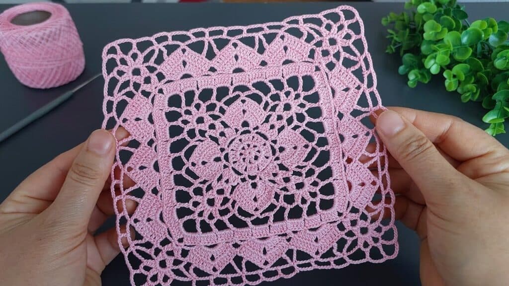 Eye-Catching & Trendy Crochet Pattern for 2025 🧶 | Super Easy Tutorial for Absolute Beginners