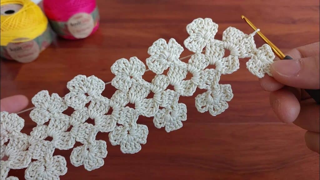 WONDERFUL 🌸 Floral Crochet Lace Pattern | Step-by-Step Knitting Tutorial for Beginners | 2025